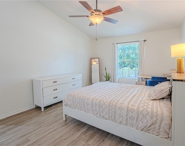 1236 N Fairway Drive - Photo Thumbnail 3