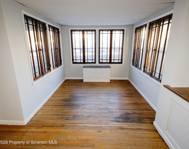 418 E Market Street - Photo Thumbnail 6