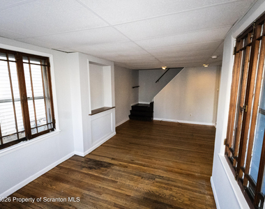 418 E Market Street - Photo Thumbnail 8