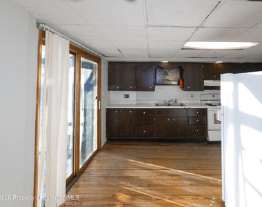 418 E Market Street - Photo Thumbnail 10
