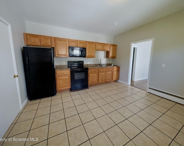 230 Swetland Street - Photo Thumbnail 5