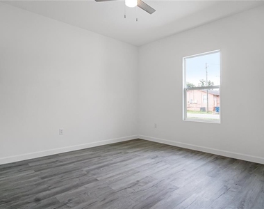308 Pearl Street - Photo Thumbnail 14