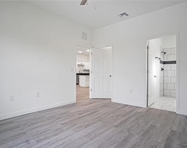 308 Pearl Street - Photo Thumbnail 16