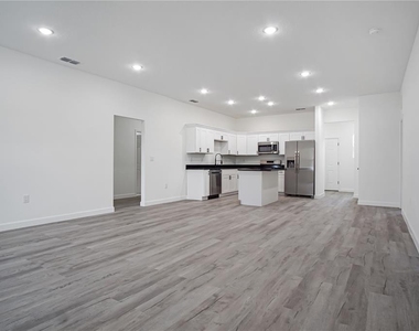 308 Pearl Street - Photo Thumbnail 10