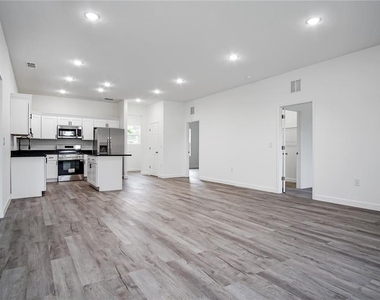 308 Pearl Street - Photo Thumbnail 12