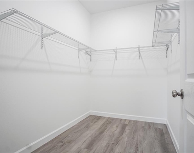 304 Pearl Street - Photo Thumbnail 16