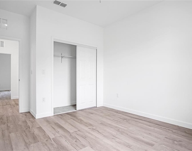 304 Pearl Street - Photo Thumbnail 20