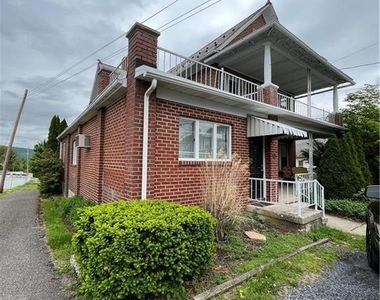 571 3rd Street - Photo Thumbnail 1