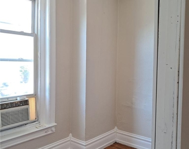 44 N 13th Street - Photo Thumbnail 4