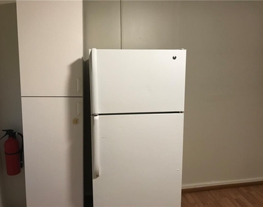 738 E 4th Street - Photo Thumbnail 3