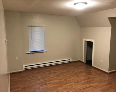 738 E 4th Street - Photo Thumbnail 1