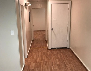 738 E 4th Street - Photo Thumbnail 6