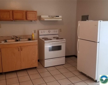 738 E 4th Street - Photo Thumbnail 6