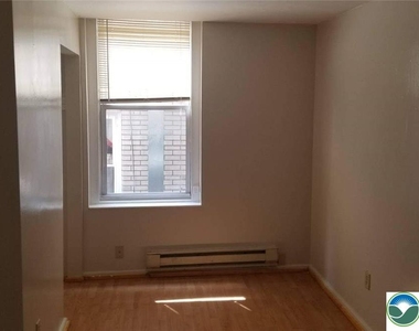 738 E 4th Street - Photo Thumbnail 1