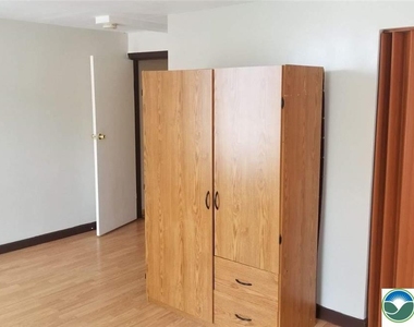738 E 4th Street - Photo Thumbnail 8
