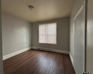 1304 Lehigh Street - Photo Thumbnail 2