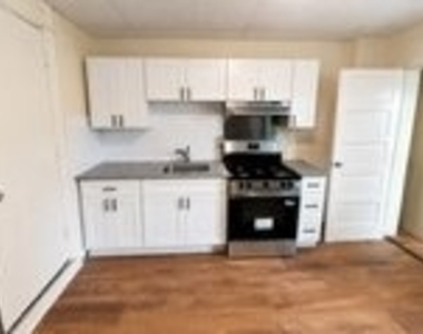 338 N 2nd Street - Photo Thumbnail 9