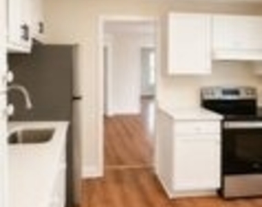 338 N 2nd Street - Photo Thumbnail 12