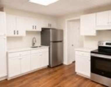 338 N 2nd Street - Photo Thumbnail 2