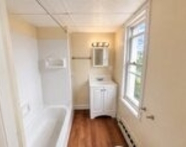 338 N 2nd Street - Photo Thumbnail 4