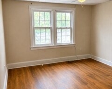 2321 Sycamore Street - Photo Thumbnail 4