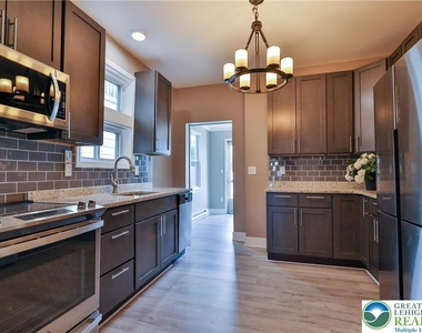 129 Goepp Street - Photo Thumbnail 9