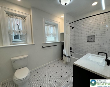 2201 W Gordon Street - Photo Thumbnail 48