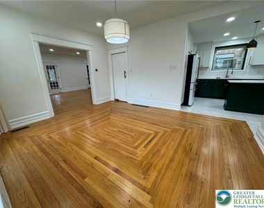 2201 W Gordon Street - Photo Thumbnail 15