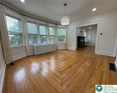 2201 W Gordon Street - Photo Thumbnail 16