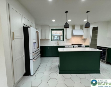 2201 W Gordon Street - Photo Thumbnail 28