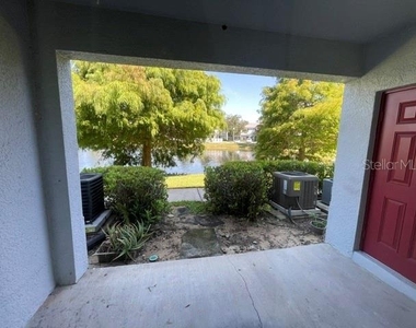 10817 Savannah Wood Drive - Photo Thumbnail 4