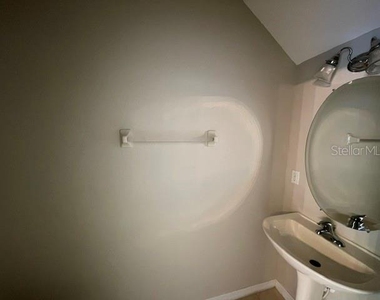 10817 Savannah Wood Drive - Photo Thumbnail 11