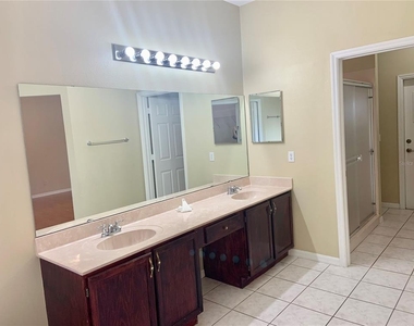 3878 Kingston Oaks Cove - Photo Thumbnail 8