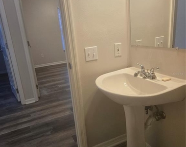 901 Beresford Way - Photo Thumbnail 16