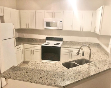 2640 Legacy Villas Drive - Photo Thumbnail 2