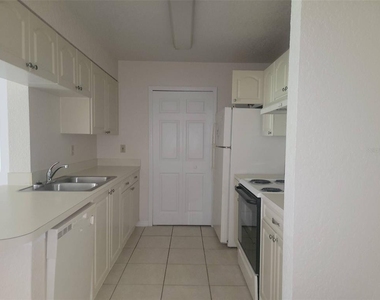 2550 N Alafaya Trail - Photo Thumbnail 3