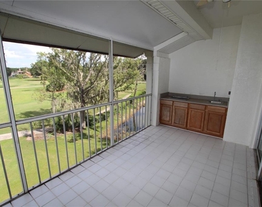 451 Hamptoncrest Circle - Photo Thumbnail 13