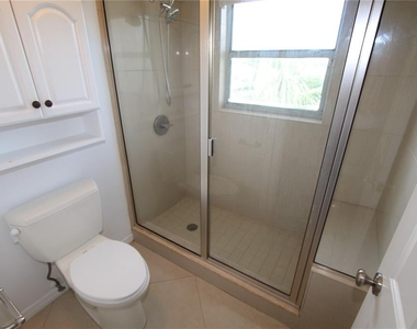 451 Hamptoncrest Circle - Photo Thumbnail 12