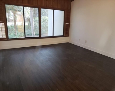 205 Fairway Drive - Photo Thumbnail 14