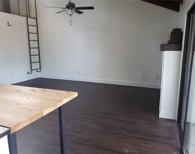 205 Fairway Drive - Photo Thumbnail 8