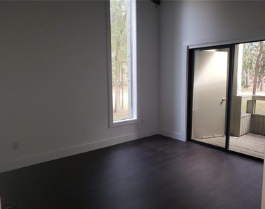 205 Fairway Drive - Photo Thumbnail 13