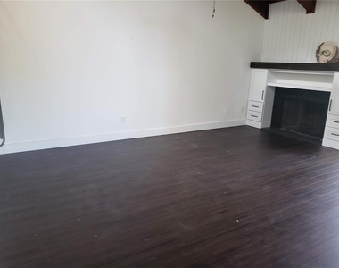 205 Fairway Drive - Photo Thumbnail 7