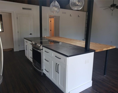 205 Fairway Drive - Photo Thumbnail 3