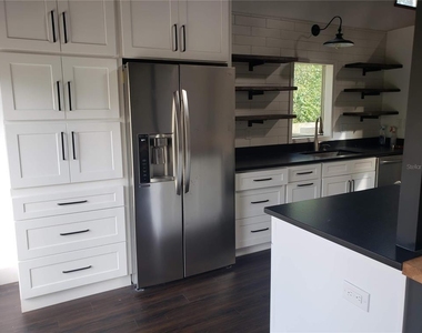 205 Fairway Drive - Photo Thumbnail 4