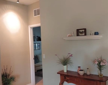 2633 Ne 27th Street - Photo Thumbnail 4