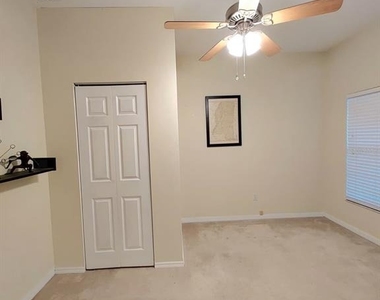 2633 Ne 27th Street - Photo Thumbnail 2