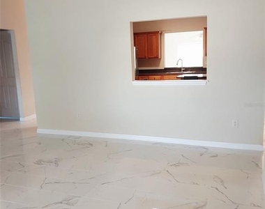 1102 Ne 21st Terrace - Photo Thumbnail 31