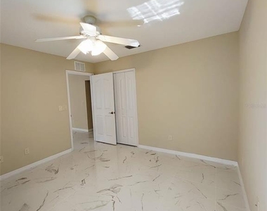 1102 Ne 21st Terrace - Photo Thumbnail 28