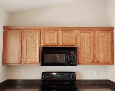 1102 Ne 21st Terrace - Photo Thumbnail 22
