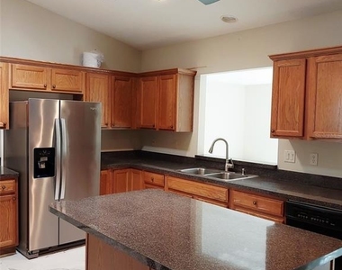 1102 Ne 21st Terrace - Photo Thumbnail 14